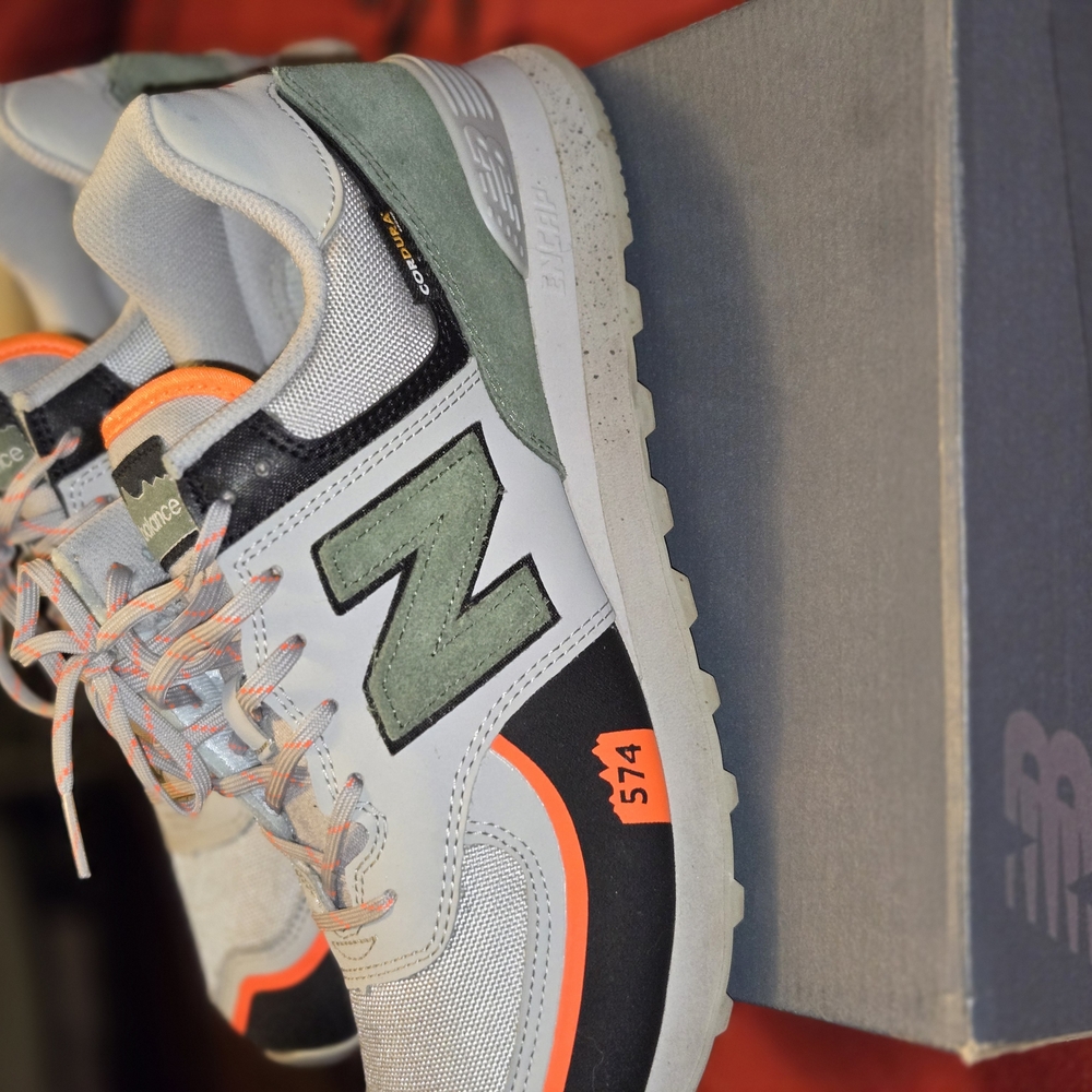 New Balance 574 Sneakers - Gray and Orange
